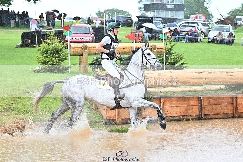 240526-124117-22123 - 404-DEERPAIRC_REVELRY-Max_Warburton