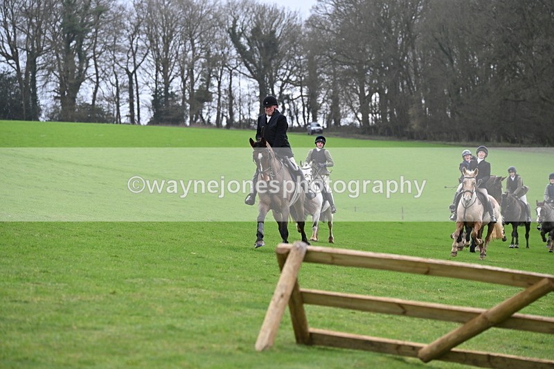 WJ6_9140 - Line Three