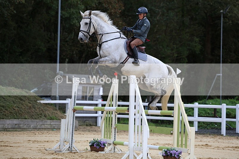 3E7A3079 - Class 8: Senior Newcomers/1.10m open