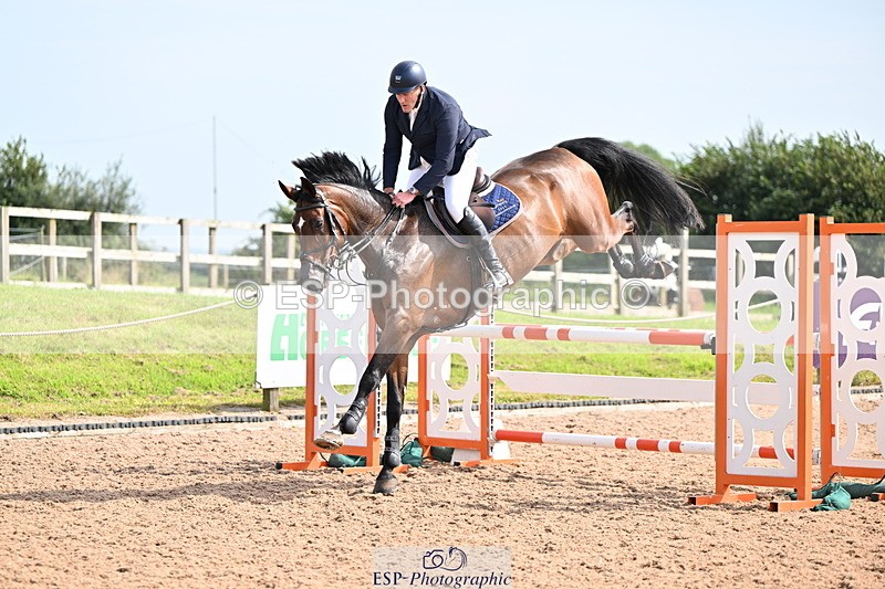 240828A-145122-01040 - Cls 4 Snr Newcomers and 1.10m Open