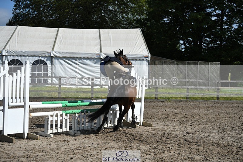 230512-101756-00502 - Cls 10 Snr 85cm Schooling