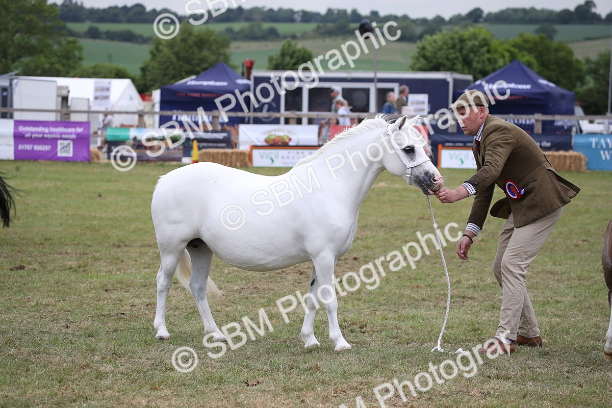 SBM_09878 - Ch 50 - Price Family Supreme In Hand