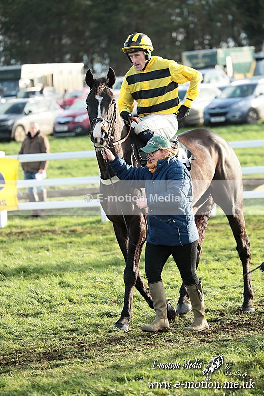 PtP 141225  2000 - New Forest Hounds PtP Larkhill 14/12/25