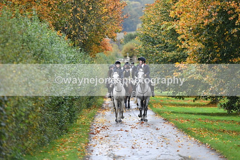 WJ5_6160 - B&B walk back for Hunt Tea !