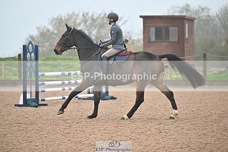 241103A-104240-06720 - SUN Cls 18 British Novice and 90cm Open