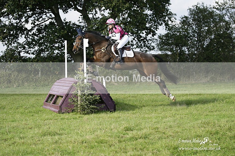  WWHT 171021 3931 - Open (1.00m)  17/10/21