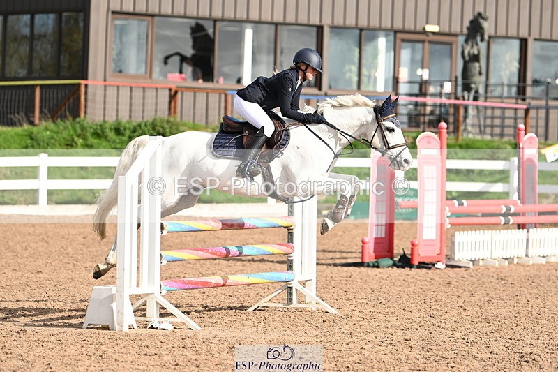 241026A-115325-00820 - SAT Cls 8 Pony Discovery and 90cm Open