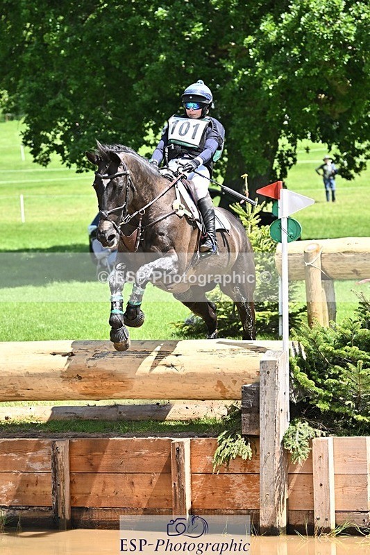 240525-124534-14211 - 101-MORELANDS_CASANOVA-Daisy_Bathe