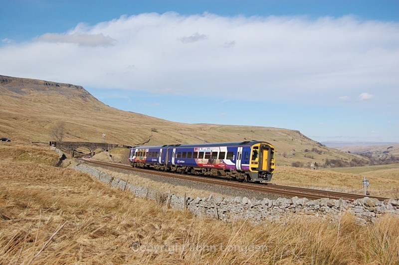 JL - 14.3.11 158860 11.51 Carlisle - Leeds Ais Gill - Ais Gill (road bridge southbound)