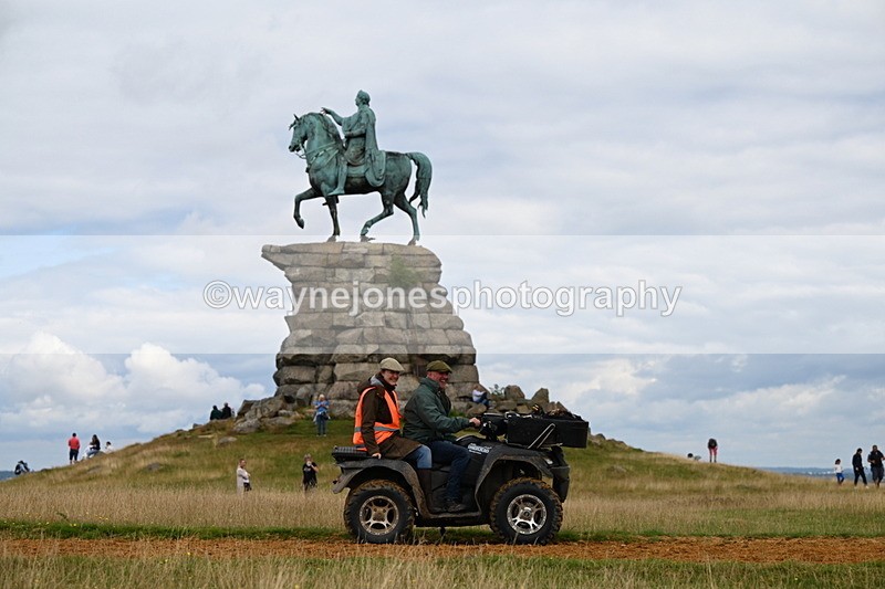 DSC_6696 - Time at Statue 12:45 to 13:15