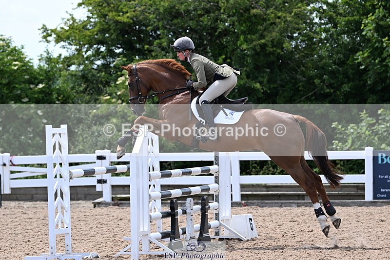 240619A-140820-00420 - Cls 4 Snr Newcomers and 1.10m Open