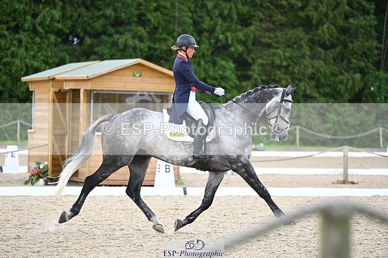 240524-141107-10149 - 529-SBH_BIG_WALL-Izzy_Taylor