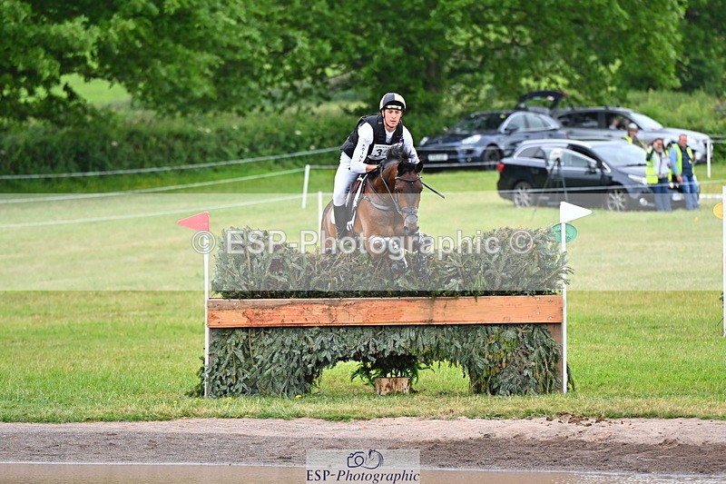 250524A-124603-10676 - B-351-Will.Rawlin-MACKENZY