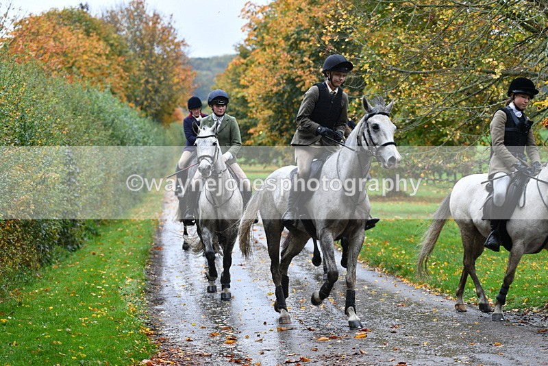 WJ5_6374 - B&B walk back for Hunt Tea !