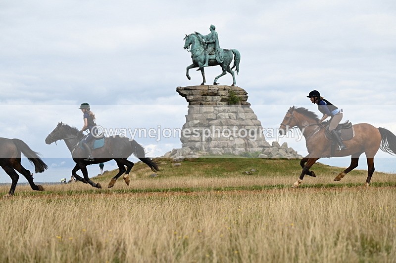 DSC_6420 - Time at Statue 12:17 to 12:44
