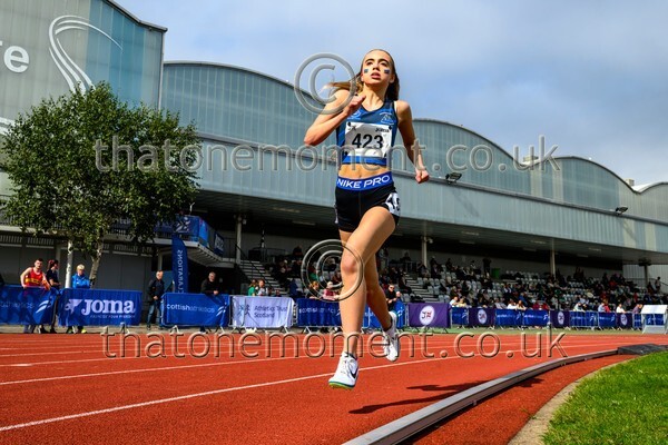 Nat26SUN-817743 - Track Female