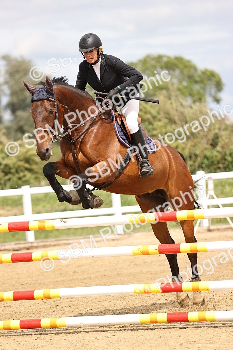 SBM_003342 - Class 11 - Senior Newcomers - 1.10m