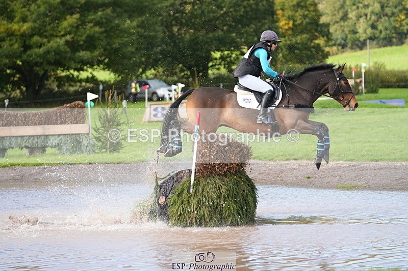 251024A-120925-08656 - B-112-Christina.Wiederkehr