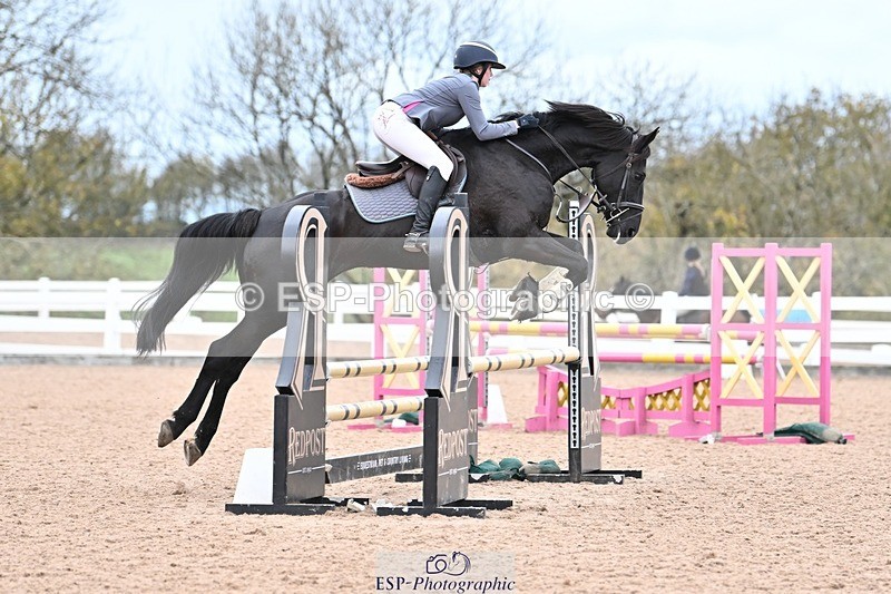 241117X-145817-05092 - Cls 19-20-21 Children on horses