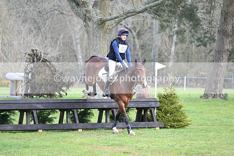 WJ7_0077 - Time 10:13 to 10:38 Times at the Fence