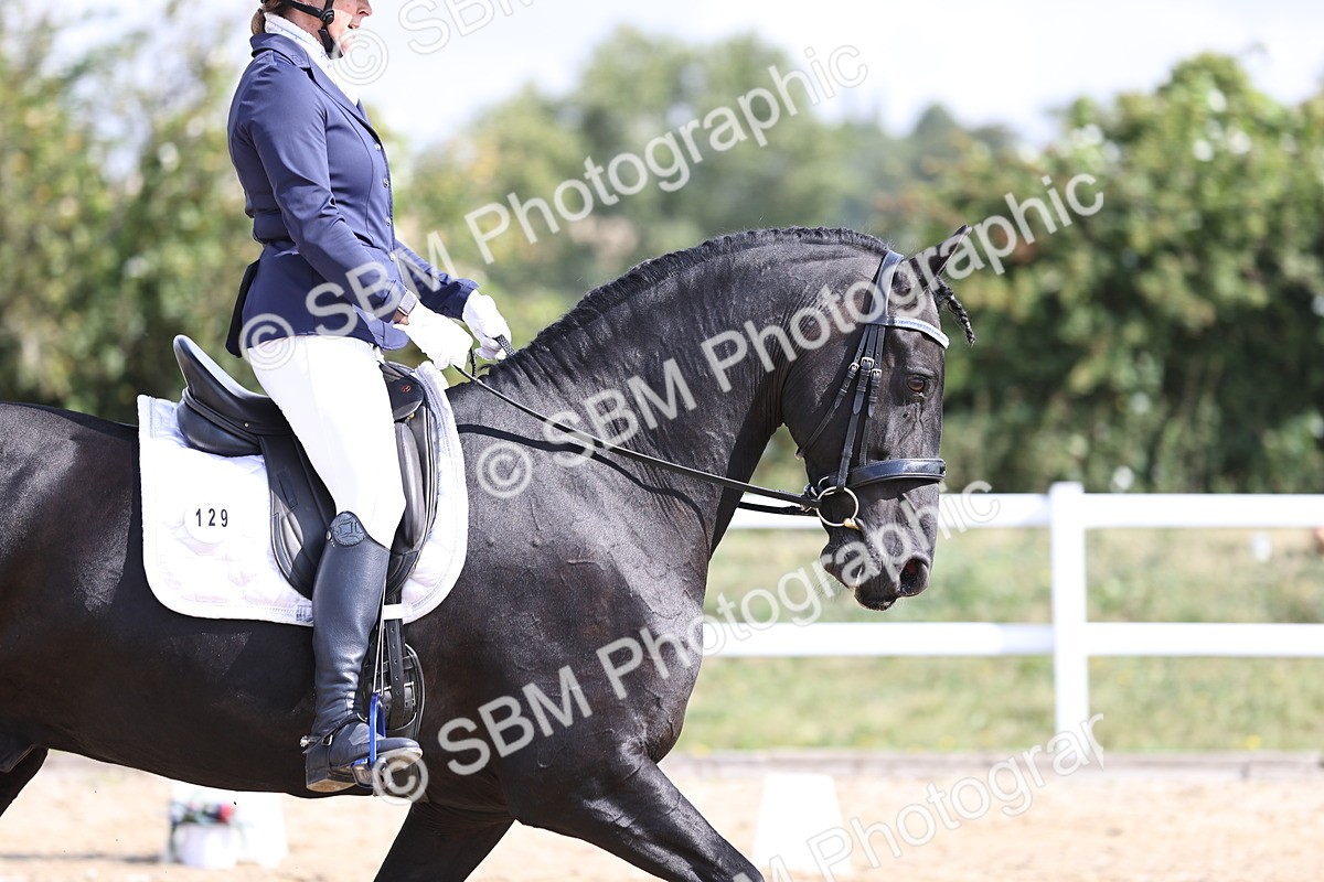 SBM_016092 - Class 14 - Novice 23 - 10.29-11.32