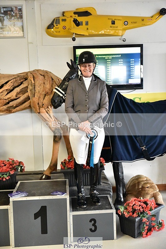 250215-153712-04478 - Medium Gold Presentations