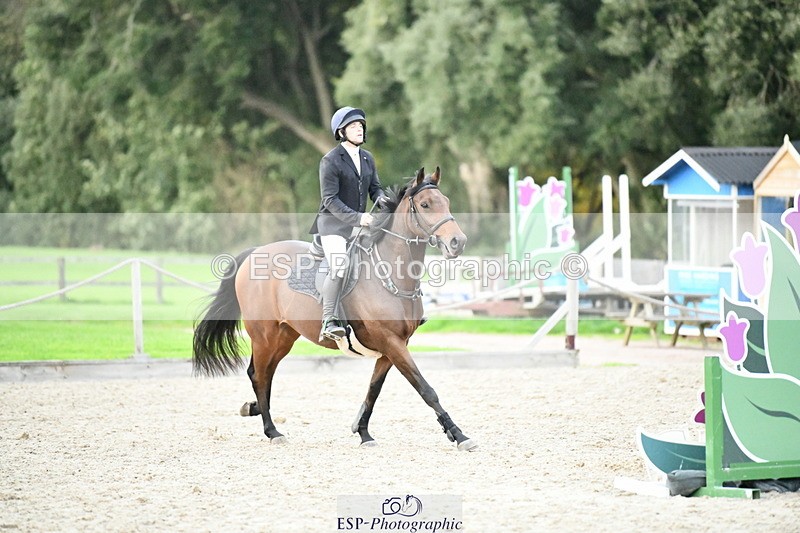 251004A-172613-02426 - Classes 12 & 13 90cm