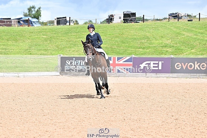 260610-120718-00358 - Cls 5 Snr Newcomers and 1.10m