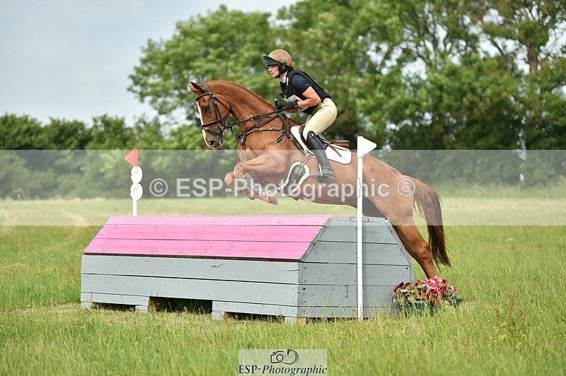 230617B-170616-01467 - XC 135