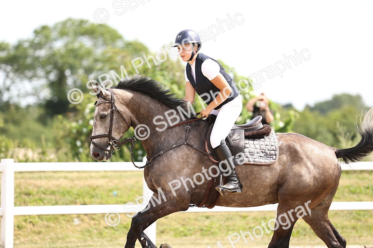 SBM_000525 - Class 15 - Redpost Equestian Senior Foxhunter - 1.20m