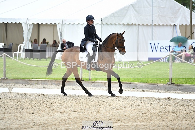 230525-131807-02137 - 115-RNH_ULTIMATE-Harriet_Wright-WEDTrotUp+DR