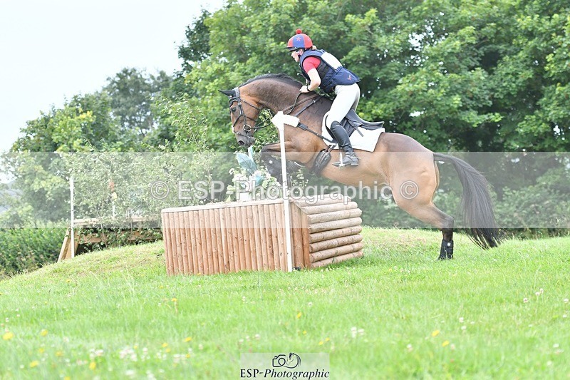 240803-104033-01309 - 102-Lucy_Henretty-Lee-AMANDI_VIVENDI