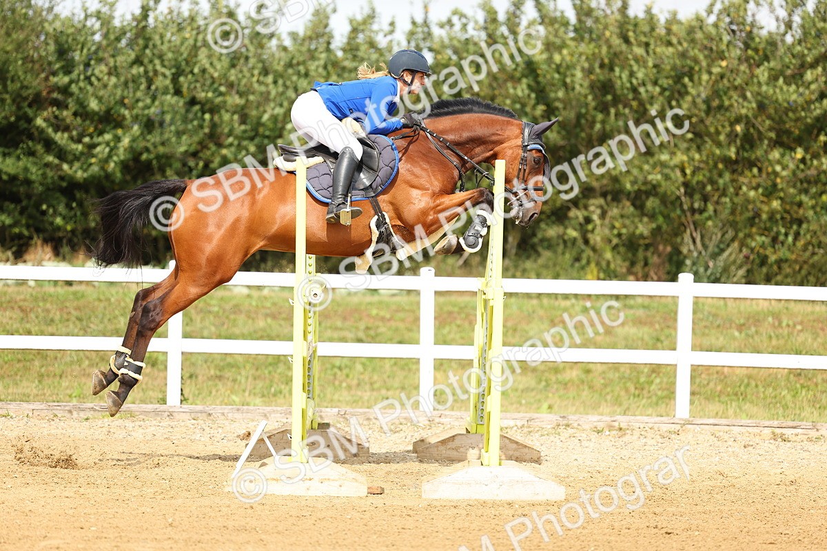 SBM_010377 - Class 4 - Senior Foxhunter - 1.20m Open