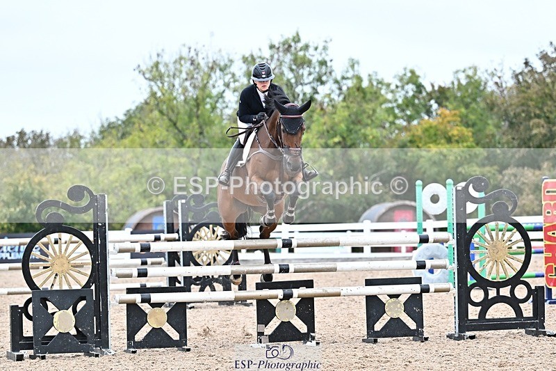 251015-140655-00714 - Cls 4 Newcomers and 1.10m Open