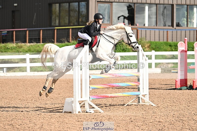 241026A-115539-00835 - SAT Cls 8 Pony Discovery and 90cm Open