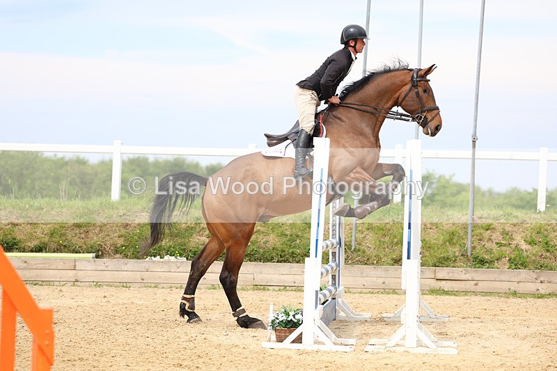 3E7A8594 - Class 4: Senior British Novice/90cm open