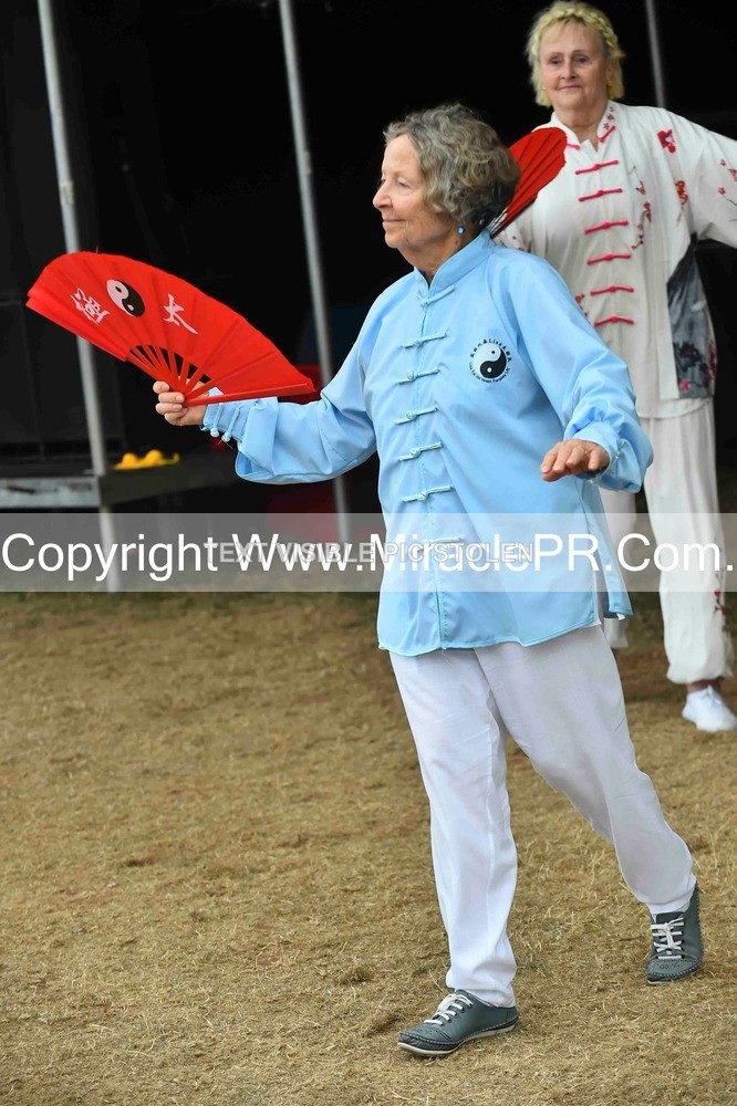 SH4_1626 - Tai Chi with Lisa Kay.