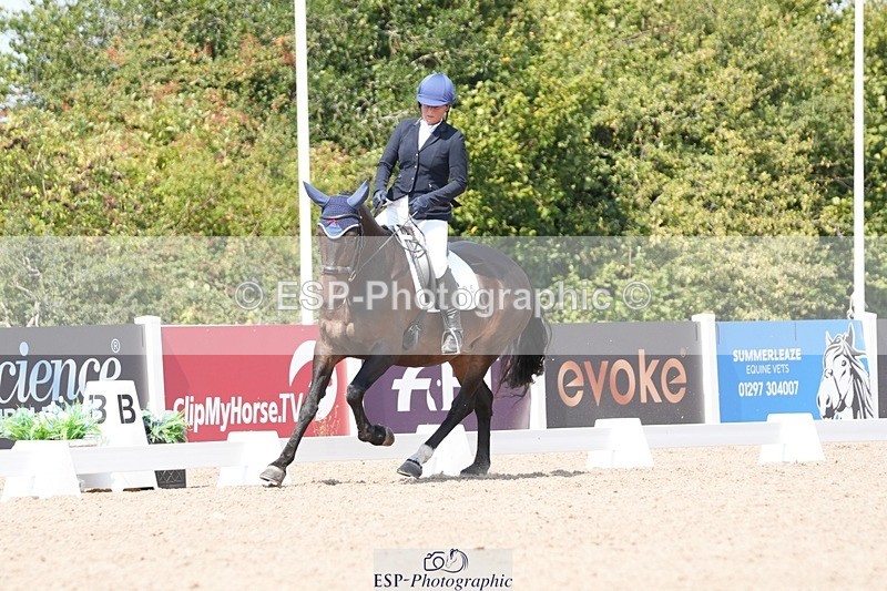 250817-131939-09639 - 195-Jacqui.BoltMocha.Fountain