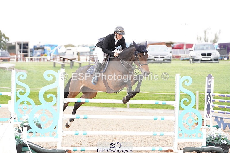 241004A-143316-00742 - Fri 04 Snr Fox & 1.20m Open
