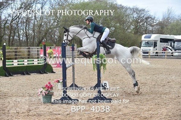 BPP_4038 - CLASS 4 Senior Newcomers/ 1.10m Open