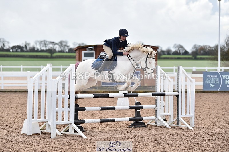 231203A-114036-00929 - Cls 4 Newcomers & 1m Open