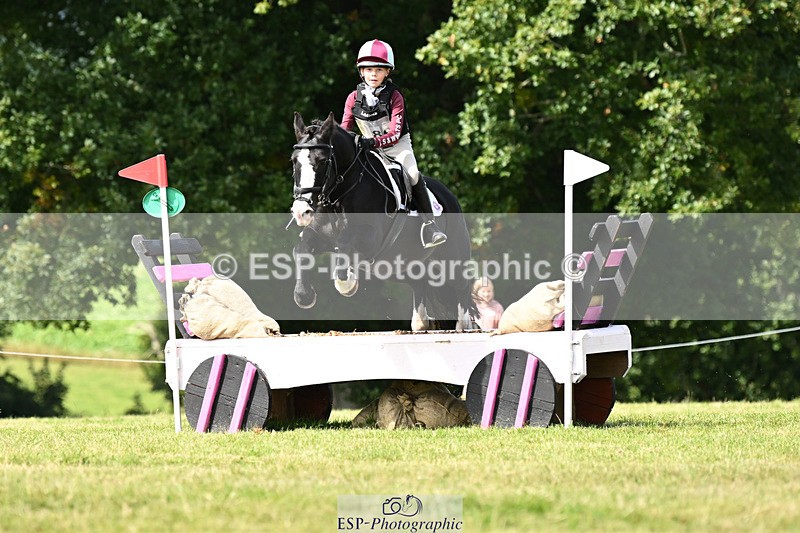 240825X-112625-32027 - 70cm XC 11.00 to 12.00