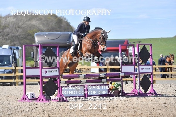 BPP_2242 - CLASS 22 SUN Senior BritiNovice/ 90cm Open