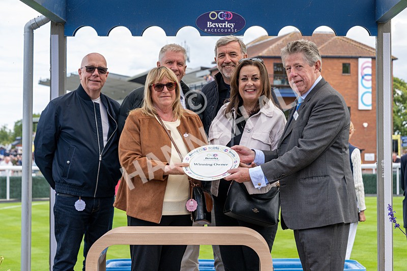 160926-Race 1-Austrian Theory-3971 - Race 1 2.08pm Season Finale Is Next Tuesday Selling Handicap
