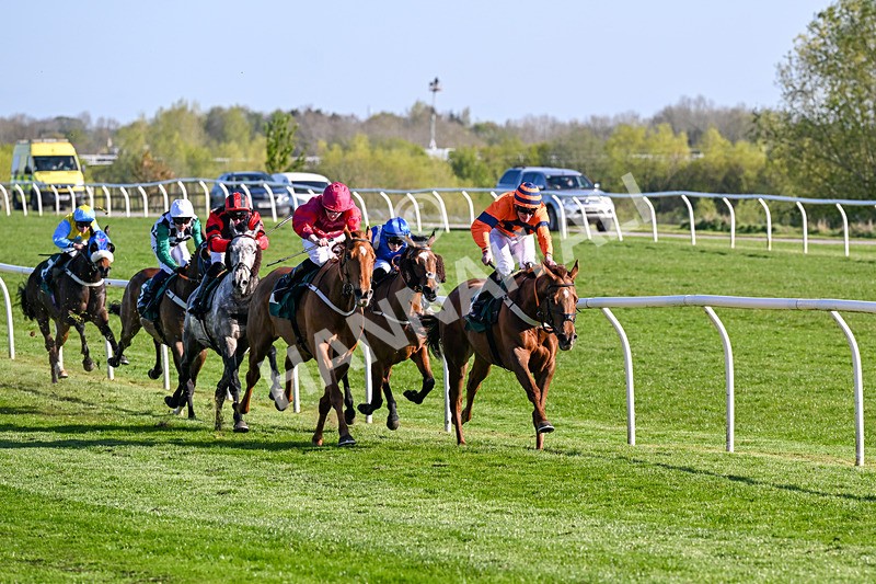 220426-Race 7-Free Pic-0951 - Race 7