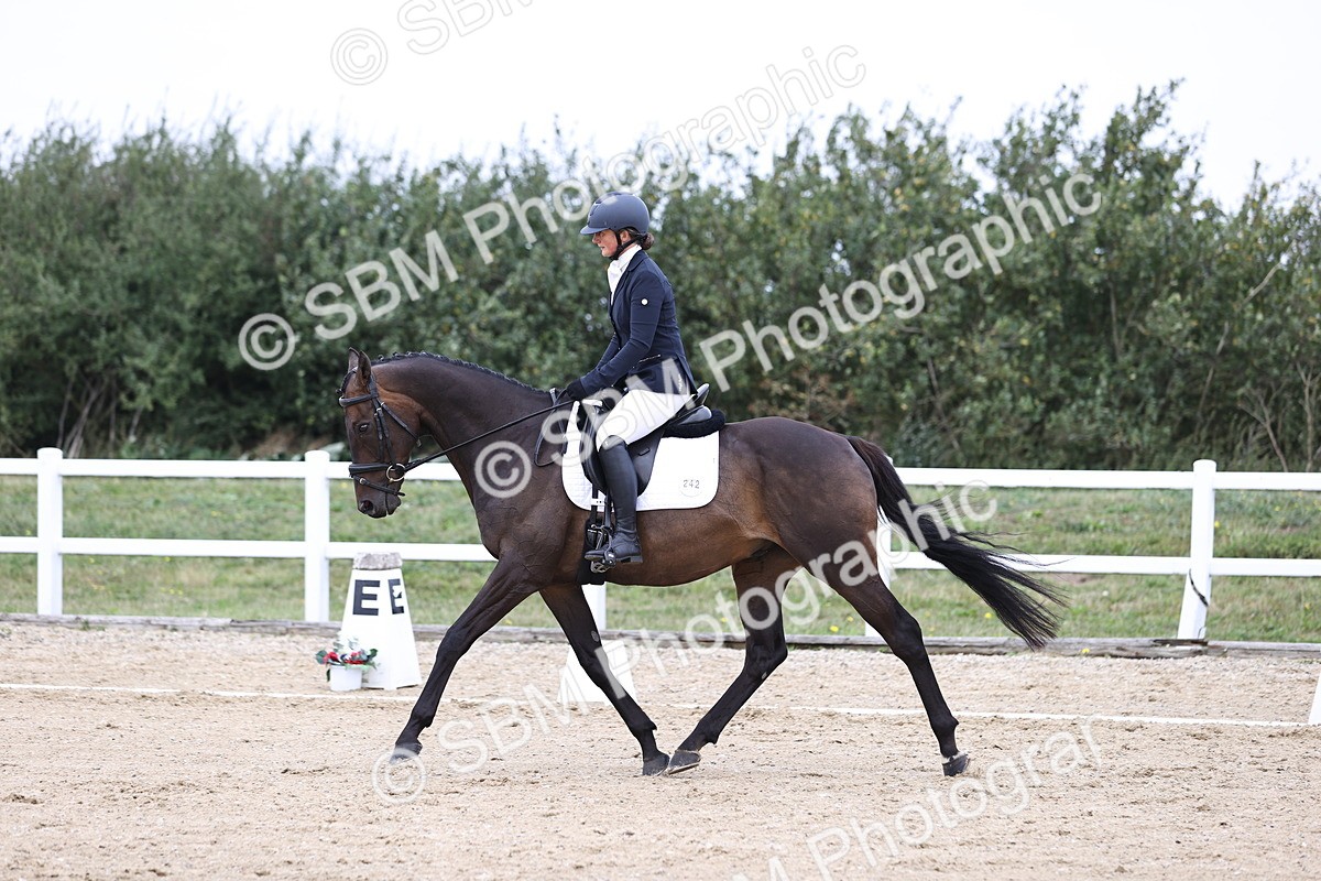 SBM_016872 - Class 14 Novice 23 - 11.53-12.56