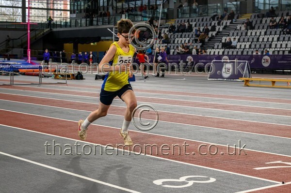 AgeInd25SUN-923453 - Track Male