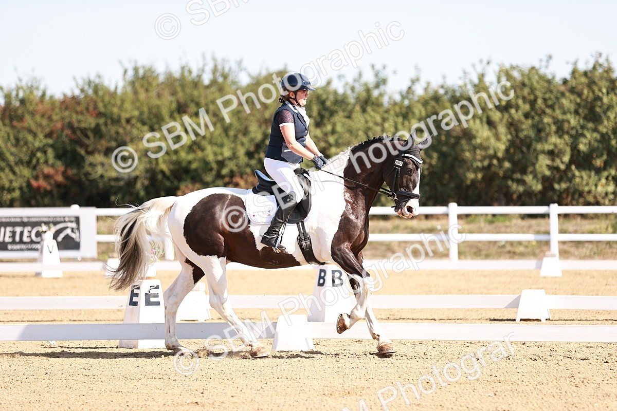 SBM_004320 - Class 12 - Novice 5 - 10.31-11.41