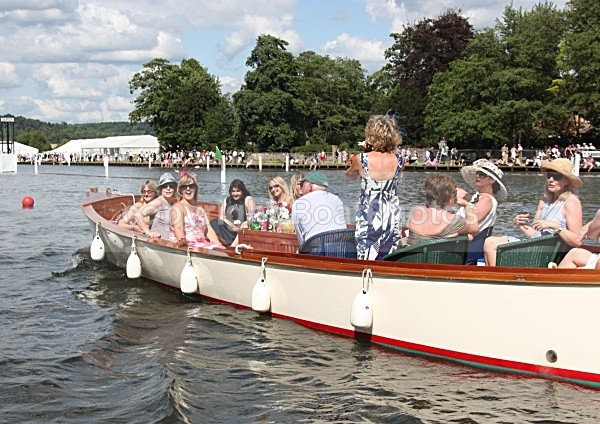 090703 UMPIRE LAUNCH IMG_7280 - HENLEY REGATTA FRIDAY 3rd JULY 2009
