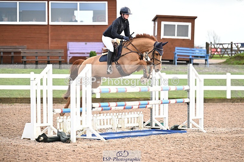 251206-123343-00989 - Cls 12 Snr Newcomers and 1.10m